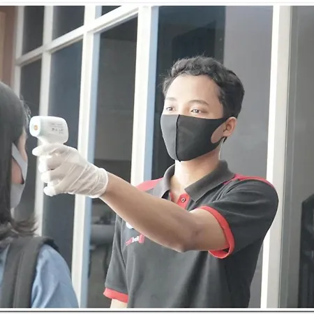 RedDoorz @ Bandengan Jakarta-2